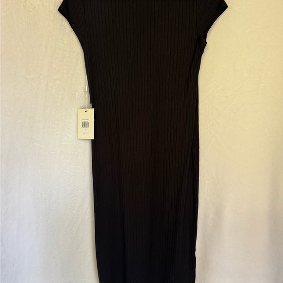 Black Ribbed Button-Accent Midi Dress - Picture 4 of 7